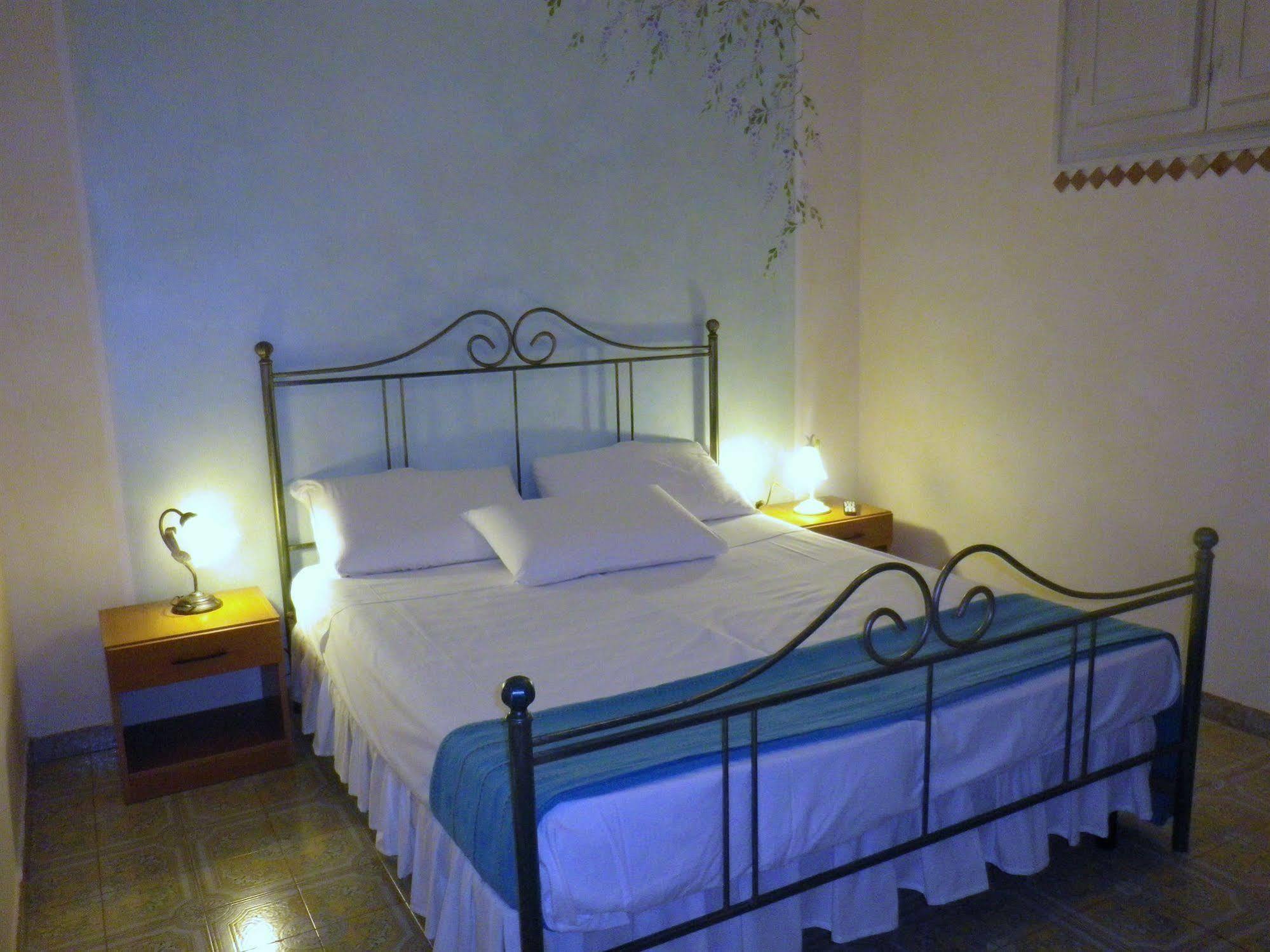 Elisart Guest House Alghero Bagian luar foto